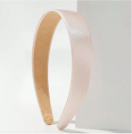 trak za deklice, biser elegance, otroška eleganca, svečani dodatki, visokokakovostni otroški dodatki, nežen trak, pastelno roza, funkcionalni otroški dodatki